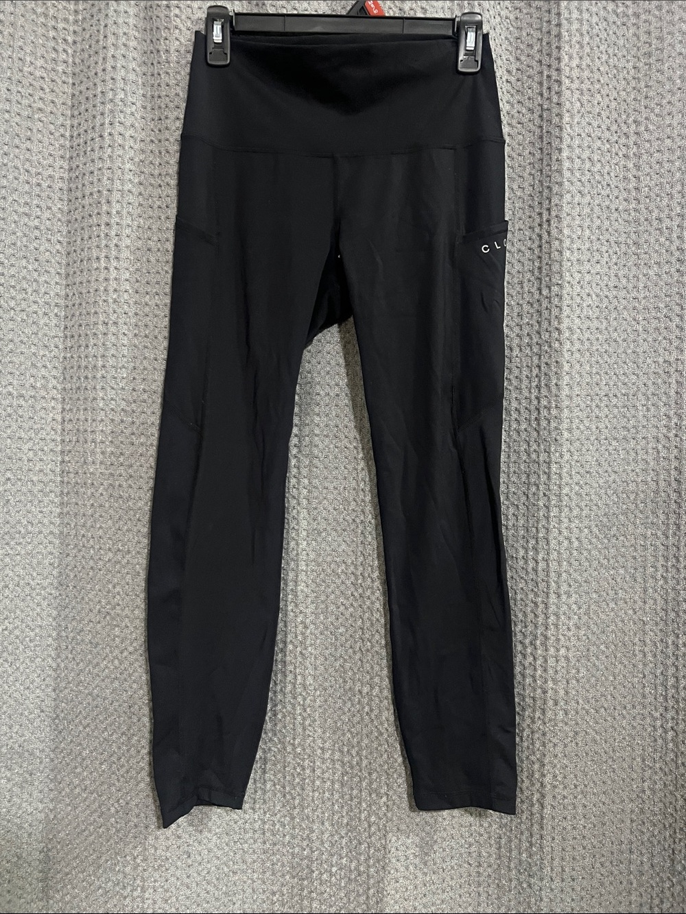 CLOAK High-Waist Leggings with Side Pocket